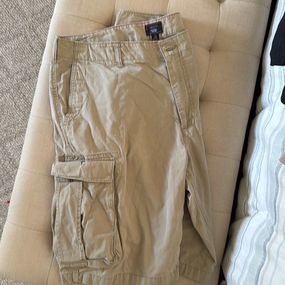 Men’s Gap Cargo Khaki Shorts
